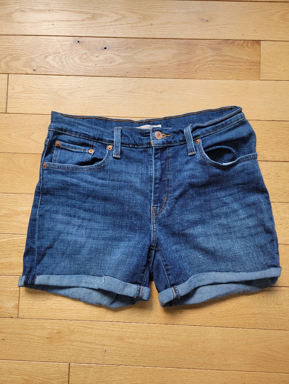 Women's Levi's Midlength Jean Shorts (Size: 30)